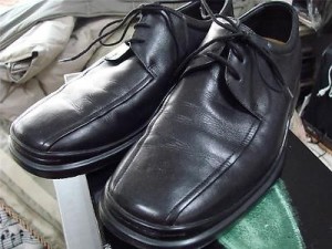 Cole Haan 8 D Black leather Nike Air Bicycle Toe Excellent
