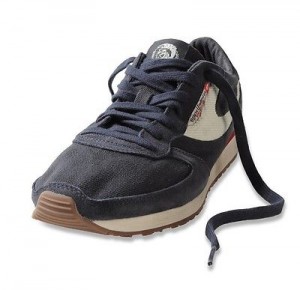 NEW – DIESEL Men’s ‘PASS ON’ LOW TOP TRAINER SHOES Blue Marine SIZE: 12.5