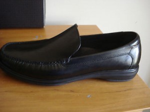 NIB $178 Cole Haan 12M Air Keating black leather loafers rubber sole comfy class