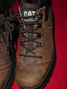 BNWOT MENS SIZE US 10.5 CAT/DIESEL POWERED LACE UP HALF BOOT