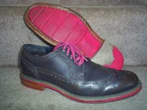 Cole Haan C11078 Cooper Square Charcoal brogue wingtip oxfords pink laces sz 9.5